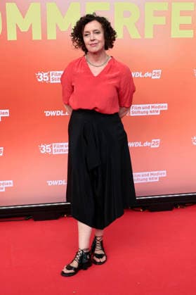 Maria Schrader beim Sommerfest zum 35-jährigen Bestehen der Film- und Medienstiftung NRW im Park CafÃ . Köln, 17.06.2026 *** Maria Schrader at the summer celebration marking the 35th anniversary of the Film and Media Foundation NRW at Park Café in Cologne, June 17, 2026,detected_source_language Foto:xR.xSchmiegeltx xFuturexImagex nrw_sommerfest_6697