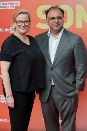 Bettina Brokemper und Walid Nakschbandi beim Sommerfest zum 35-jährigen Bestehen der Film- und Medienstiftung NRW im Park CafÃ . Köln, 17.06.2026 *** Bettina Brokemper and Walid Nakschbandi at the summer festival celebrating the 35th anniversary of the Film and Media Foundation NRW at Park Café in Cologne, June 17, 2026,detected_source_language Foto:xR.xSchmiegeltx xFuturexImagex nrw_sommerfest_6702