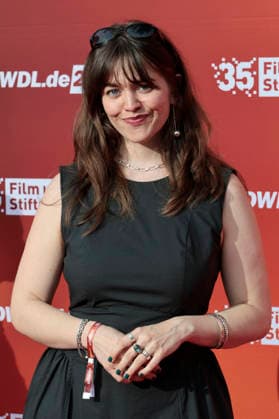 Lotte Becker beim Sommerfest zum 35-jährigen Bestehen der Film- und Medienstiftung NRW im Park CafÃ . Köln, 17.06.2026 *** Lotte Becker at the summer celebration marking the 35th anniversary of the Film and Media Foundation NRW at Park Café in Cologne, June 17, 2026,detected_source_language Foto:xR.xSchmiegeltx xFuturexImagex nrw_sommerfest_6705