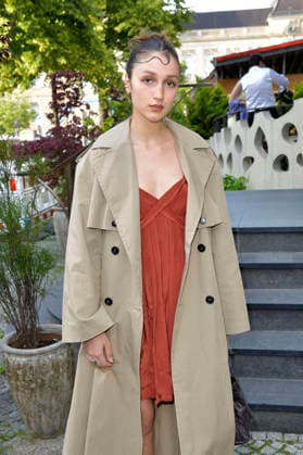Caro Schäffler beim ICON Summer Dinner in der Manon Brasserie Nouvelle im Hotel Roomers. Berlin, 17.06.2026 *** Caro Schäffler at the ICON Summer Dinner at Manon Brasserie Nouvelle at the Hotel Roomers Berlin, June 17, 2026,detected_source_language Foto:xM.xBehrensx xFuturexImagex icon_6196