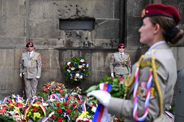 Honouring of Czechoslovak paratroopers memory on 84th anniversary of assassination of Nazi Deputy Reichsprotektor Reinhard Heydrich, on June 18, 2026, in Prague, Czech Republic. (CTKxPhoto MichalxKamaryt) CTKPhotoP2026061803746  CTKPhotoP2026061803746