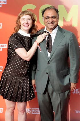 Sarah Bauerett und Walid Nakschbandi beim Sommerfest zum 35-jährigen Bestehen der Film- und Medienstiftung NRW im Park CafÃ . Köln, 17.06.2026 *** Sarah Bauerett and Walid Nakschbandi at the summer festival celebrating the 35th anniversary of the Film and Media Foundation NRW at Park Café in Cologne, June 17, 2026,detected_source_language Foto:xR.xSchmiegeltx xFuturexImagex nrw_sommerfest_6724