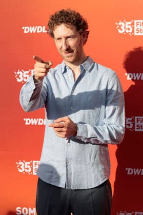 Louis Klamroth beim Sommerfest zum 35-jährigen Bestehen der Film- und Medienstiftung NRW im Park CafÃ . Köln, 17.06.2026 *** Louis Klamroth at the summer festival celebrating the 35th anniversary of the Film and Media Foundation NRW at Park Café in Cologne, June 17, 2026,detected_source_language Foto:xR.xSchmiegeltx xFuturexImagex nrw_sommerfest_6735