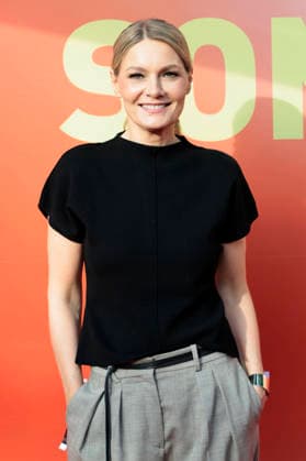 Martina Hill beim Sommerfest zum 35-jährigen Bestehen der Film- und Medienstiftung NRW im Park CafÃ . Köln, 17.06.2026 *** Martina Hill at the summer party celebrating the 35th anniversary of the Film and Media Foundation NRW at Park Café in Cologne, June 17, 2026,detected_source_language Foto:xR.xSchmiegeltx xFuturexImagex nrw_sommerfest_6748