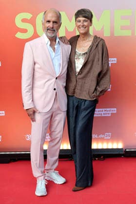 Christoph Maria Herbst mit Ehefrau Gisi Herbst beim Sommerfest zum 35-jährigen Bestehen der Film- und Medienstiftung NRW im Park CafÃ . Köln, 17.06.2026 *** Christoph Maria Herbst with his wife, Gisi Herbst, at the summer celebration marking the 35th anniversary of the Film and Media Foundation NRW at Park Café in Cologne, June 17, 2026,detected_source_language Foto:xR.xSchmiegeltx xFuturexImagex nrw_sommerfest_6755