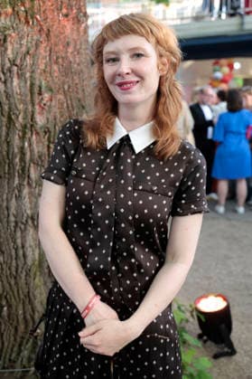 Sarah Bauerett beim Sommerfest zum 35-jährigen Bestehen der Film- und Medienstiftung NRW im Park CafÃ . Köln, 17.06.2026 *** Sarah Bauerett at the summer festival celebrating the 35th anniversary of the Film and Media Foundation NRW at Park Café in Cologne, June 17, 2026,detected_source_language Foto:xR.xSchmiegeltx xFuturexImagex nrw_sommerfest_6800
