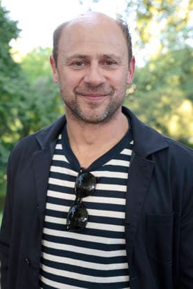 Moritz Führmann beim Sommerfest zum 35-jährigen Bestehen der Film- und Medienstiftung NRW im Park CafÃ . Köln, 17.06.2026 *** Moritz Führmann at the summer festival celebrating the 35th anniversary of the Film and Media Foundation NRW at Park Café in Cologne, June 17, 2026,detected_source_language Foto:xR.xSchmiegeltx xFuturexImagex nrw_sommerfest_6804
