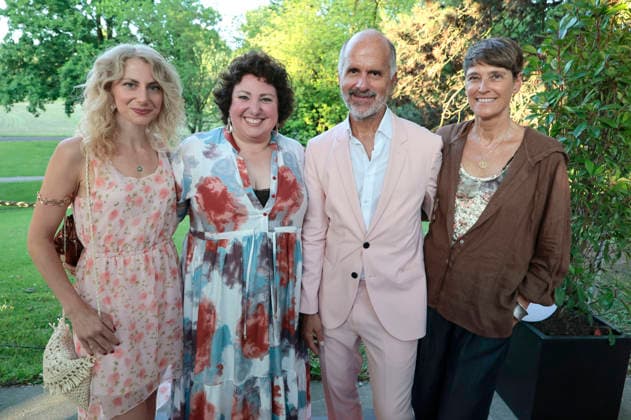 Derya Kaptan, Meltem Kaptan, Christoph Maria Herbst und Gisi Herbst beim Sommerfest zum 35-jährigen Bestehen der Film- und Medienstiftung NRW im Park CafÃ . Köln, 17.06.2026 *** Derya Kaptan, Meltem Kaptan, Christoph Maria Herbst, and Gisi Herbst at the summer celebration marking the 35th anniversary of the Film and Media Foundation NRW at Park Café in Cologne, June 17, 2026,detected_source_language Foto:xR.xSchmiegeltx xFuturexImagex nrw_sommerfest_6813