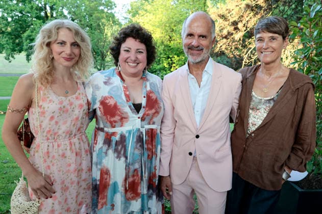 Derya Kaptan, Meltem Kaptan, Christoph Maria Herbst und Gisi Herbst beim Sommerfest zum 35-jährigen Bestehen der Film- und Medienstiftung NRW im Park CafÃ . Köln, 17.06.2026 *** Derya Kaptan, Meltem Kaptan, Christoph Maria Herbst, and Gisi Herbst at the summer celebration marking the 35th anniversary of the Film and Media Foundation NRW at Park Café in Cologne, June 17, 2026,detected_source_language Foto:xR.xSchmiegeltx xFuturexImagex nrw_sommerfest_6815