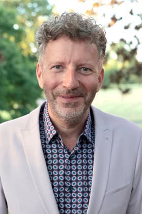 Thorsten Schorn beim Sommerfest zum 35-jährigen Bestehen der Film- und Medienstiftung NRW im Park CafÃ . Köln, 17.06.2026 *** Thorsten Schorn at the summer party celebrating the 35th anniversary of the Film and Media Foundation NRW at Park Café in Cologne, June 17, 2026,detected_source_language Foto:xR.xSchmiegeltx xFuturexImagex nrw_sommerfest_6826