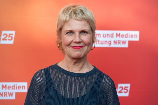 Cordula STRATMANN, Schauspielerin, Portraet, Porträt, Portrait, Angeschnittenes Einzelbild, Einzelmotiv, Roter Teppich, Red Carpet Show, Ankunft, arrival, Sommerfest der Film und Medienstiftung NRW in Koeln, 17.06.2026. *** Cordula STRATMANN, actress, portrait, close-up, single image, single shot, red carpet, red carpet event, arrival, Summer Festival of the Film and Media Foundation NRW in Cologne, June 17, 2026,detected_source_language