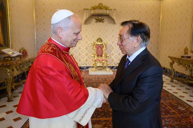 ITALY- REL VATICAN -POPE LEO XVI RECEIVES HIS EXCELLENCY MR.JOSE MARIA BALCAZAR ZELEDA,PRESIDENT OF THE REPUBLIC OF PERU AT THE VATICAN June 18, 2026 ITALY REL -June 18, 2026 Pope Leo XIV receives His Excellency Mr. José María Balcázar Zeleda, President of the Republic of Peru, at the Vatican EDITORIAL USE ONLY - NO BOOKS Copyright: xVATICANxMEDIAx xCatholicxPressxPhotox