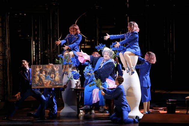 Patrick Zielke (als van Bett) und Ensemble während der Fotoprobe für Zar und Zimmermann in der Deutschen Oper in Berlin, 17. Juni 2026. Komische Oper in drei Akten von Albert Lortzing. Musikalische Leitung Antonello Manacorda. Inszenierung Martin G. Berger. Bühne Sarah-Katharina Karl. Kostüme Esther Bialas. Premiere ist am 20. Juni 2026. Deutsche Oper Berlin Zar und Zimmermann *** Patrick Zielke as van Bett and the ensemble during the photo rehearsal for Zar und Zimmermann at the Deutsche Oper in Berlin, June 17, 2026 Comic opera in three acts by Albert Lortzing Musical direction by Antonello Manacorda Direction by Martin G. Berger Set design by Sarah Katharina Karl Costume design by Esther Bialas Premiere on June 20, 2026 at the D