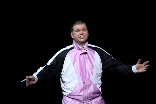 Philipp Kapeller (als Peter Iwanow) während der Fotoprobe für Zar und Zimmermann in der Deutschen Oper in Berlin, 17. Juni 2026. Komische Oper in drei Akten von Albert Lortzing. Musikalische Leitung Antonello Manacorda. Inszenierung Martin G. Berger. Bühne Sarah-Katharina Karl. Kostüme Esther Bialas. Premiere ist am 20. Juni 2026. Deutsche Oper Berlin Zar und Zimmermann *** Philipp Kapeller as Peter Iwanow during the photo shoot for The Tsar and the Carpenter at the Deutsche Oper in Berlin, June 17, 2026 Comic opera in three acts by Albert Lortzing Musical direction