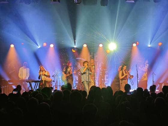17.06.2026 xkhx Kassel, Kulturzelt Konzert The Magic Mumble Jumble BAND MEMBERS Paul Istance - Lead vocals, Trumpet Erik Stein - Drums Leah Uijterlinde Clarinet, Trombone, Vocals Hugrun Elfa - Posaune, Vocals Reid Steenhuis Piano, Hammond, Vocals Pim Koppen Bass, Vocals David Uijterlinde - Electric guitar, Vocals Leroy van der Poel Sousaphone, Euphonium, Trombone, Vocals *** June 17, 2026 xkhx Kassel, Kulturzelt Concert KH
