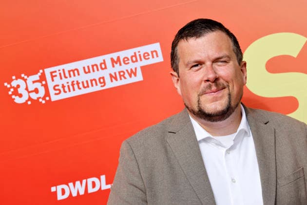 Journalist Thomas Lückerath (DWDL) beim Sommerfest zum 35-jährigen Bestehen der Film- und Medienstiftung NRW sowie dem 25-jährigen Jubiläum des Medienmagazins DWDL im Park Cafe im Rheinpark. Köln, 17.06.2026 NRW Deutschland *** Journalist Thomas Lückerath of DWDL at the summer celebration marking the 35th anniversary of the Film and Media Foundation NRW and the 25th anniversary of the media magazine DWDL at the Park Cafe in Cologne’s Rheinpark, June 17, 2026, NRW, Germany,detected_source_language Copyright: xChristophxHardtx