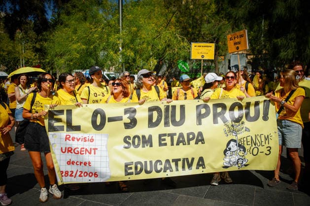 Protest by early childhood educators (ages 0–3) in Barcelona Early childhood educators (ages 0–3) during a protest in support of the strike by early childhood educators (ages 0–3) in Catalonia, on June 18, 2026, in Barcelona, Catalonia, Spain. Workers in the 0–3 age group in Catalonia are protesting low wages, high job insecurity, and high student-to-teacher ratios. They are demanding that their working conditions be brought in line with those in other educational stages, more public funding, and full recognition of the 0–3 age group as part of the education system and not merely as a childcare service. JUNE 18, 2026 Kike Rincó Spain,detected_source_language  Copyright: xKikexRinconx 7606297
