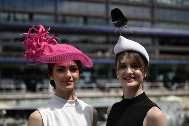 Royal Ascot 2026 BERKSHIRE, UNITED KINGDOM - JUNE 18: Visitors wearing elaborate hats and elegant outfits attend the third day of the traditional Royal Ascot horse racing event, held in the United Kingdom since 1711, at Ascot Racecourse in Berkshire, United Kingdom on June 18, 2026. Rasid Necati Aslim Anadolu Berkshire United Kingdom. Editorial use only. Please get in touch for any other usage.  Copyright: x2026xAnadoluxRasidxNecatixAslimx