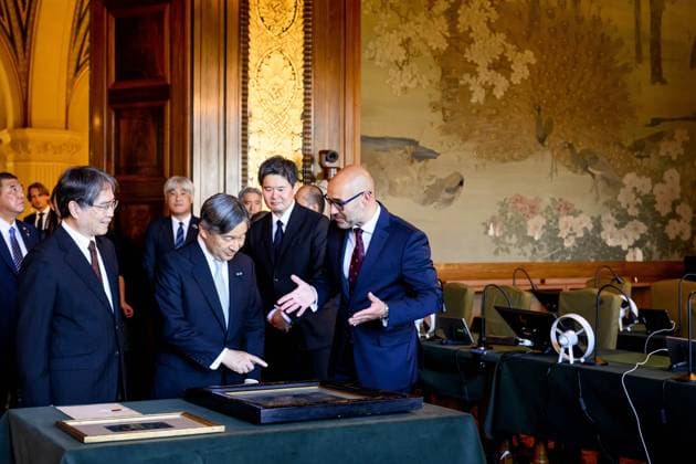 Den Haag, The Netherlands, 2026-06-18 14:27:27 THE HAGUE, 18-06-2026, Peace Palace At the invitation of King Willem Alexander and Queen Maxima, Emperor Naruhito of Japan is paying a state visit to the Netherlands. Emperor Naruhito is accompanied by Her Majesty Empress Masako. The state visit is a confirmation of the close and historic relationship between Japan and the Netherlands. The countries share 426 years of bilateral relations. PHOTO: NLBeeld Patrick van Emst In the photo: Emperor Naruhito visits the Peace Palace in The Hague, seat of the Permanent Court of Arbitration and the International Court of Justice. During a tour, the Emperor visits, among other things, the Japanese Room of the Permanent Court of Arbitration and the courtro  Copyright: xx x
