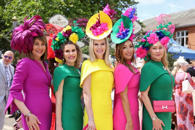 18.06.2026, Ascot, Windsor, GBR - Fashion on Ladies Day: Elegantly dressed women with hats at the racecourse. Ascot racecourse. (Zuschauer, Besucher, Publikum, Frauen, Huete, Kopfbedeckungen, Fashion, Eleganz, elegant, Mode, modisch, feminin) 260618D503ROYAL_ASCOT.JPG *** June 18, 2026, Ascot, Windsor, GBR Fashion on Ladies Day