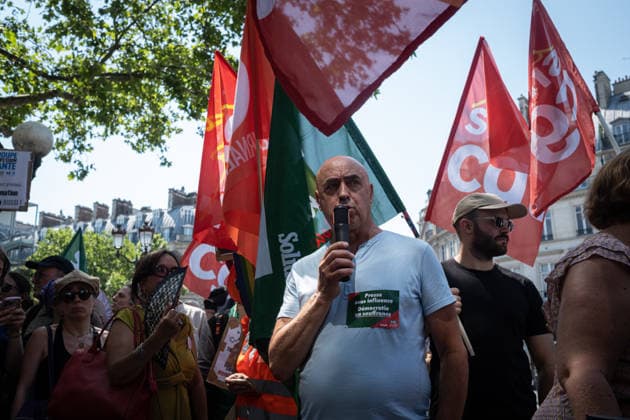 Several hundred journalists and media professionals marched from Place de la Bourse to the Ministry of Culture in Paris to raise public awareness about the crisis facing the industry, amid a growing number of layoffs, a faltering business model, and upheavals linked to AI. - 18 06 2026 - France Paris -  OlivierxDonnarsx xLexPictorium LePictorium_0336672