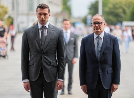 Jordan Bardella visits Poland Photo: Mateusz Grochocki East News French MEP and president of the National Rally Jordan Bardella attends a wreath laying ceremony at the Tomb of the Unknown Soldier on June 18, 2026 in Warsaw, Poland. The French politician is visiting Poland at the invitation of the Polish right-wing party National Movement. EN_01679479_0024 