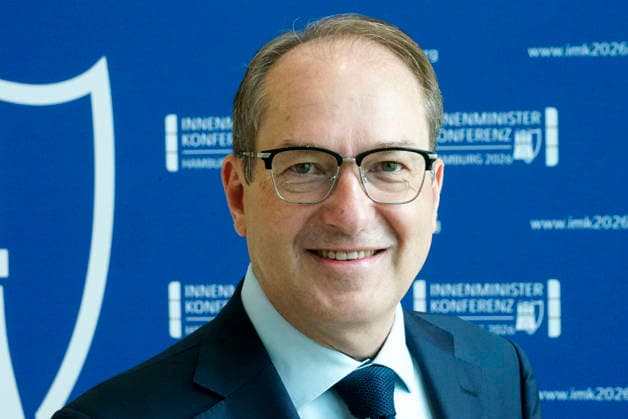 CNTV INNENMUNISTER- Alexander Dobrindt ist ein deutscher CSU Politiker Bundesminister des Innern zu Gast auf der 225.Sitzung der Staendigen Konferenz der Innenminister und Senatoren der Laender am 18. Juni 2026 im Congress Center Hamburg Hamburg Deutschland *** CNTV