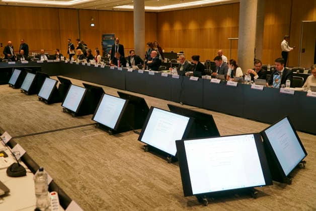 CNTV INNENMINISTER- Uebersicht Sitzungs Saal Innen am zweiten Tag Innenministerkonferenz im CCH präsentiert 18.06.2026 auf der 225.Sitzung der Staendigen Konferenz der Innenminister und Senatoren der Laender im Congress Center Hamburg Hamburg Deutschland *** CNTV MINISTERS OF THE INTERIOR Overview