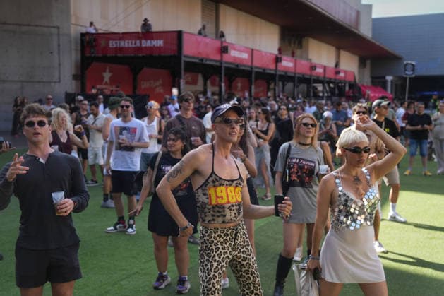 Opening day of the Sónar 2026 festival in LHospitalet de Llobregat, Barcelona. First day of the Sónar 2026 festival, June 18, 2026, in L’Hospitalet de Llobregat, Barcelona, Catalonia, Spain. The Sónar 2026 festival kicks off a new edition this Thursday, featuring a new format with the entire music program taking place at the Gran Via venue of Fira de Barcelona. The Prodigy, Skepta, Kelis, Amelie Lens, Charlotte de Witte, and Cabaret Voltaire have been announced as the main headliners. JUNE 18, 2026, L’Hospitalet de Llobregat, Barcelona, L’Hospitalet de Llobregat, Barcelona, Spain,detected_source_language  Copyright: xDavidxZorrakinox 7606898