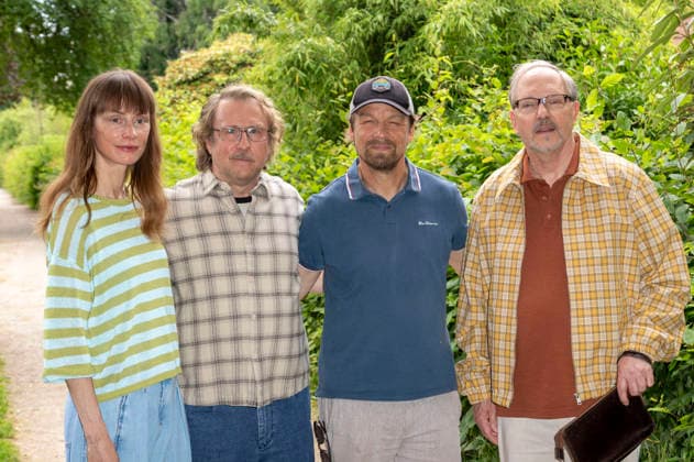 Katharina Marie Schubert, Bjarne Mädel, Lars Jessen und Olli Dittrich beim Fototermin am Set vom NDR-Film Prange 2 im Kleingartenverein Stresemannallee. Hamburg, 18.06.2026 *** Katharina Marie Schubert, Bjarne Mädel, Lars Jessen, and Olli Dittrich at a photo shoot on the set of the NDR film Prange 2 at the Stresemannallee Allotment Garden Association in Hamburg, June 18, 2026,detected_source_language Foto:xC.xTamckex xFuturexImagex prange_6611