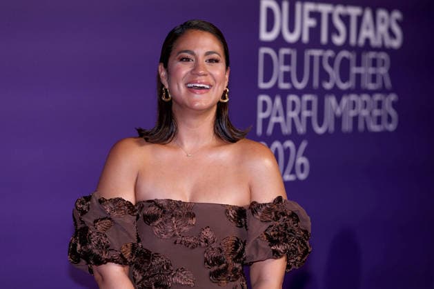 18.06.2026, Stephanie Steffi Brungs (Fernsehmoderatorin) auf dem Purple Carpet bei den Verleihung des DUFTSTARS Award in den Rheinterrassen Düsseldorf. Der Deutscher Parfumpreis DUFTSTARS 2026 zählen zu den renommiertesten Beautyawards und Duft-Awards Deutschlands. Nordrhein-Westfalen Deutschland *** June 18, 2026, Stephanie Steffi Brungs, TV host, on the Purple Carpet at the DUFTSTARS Awards ceremony at the Rheinterrassen in Düsseldorf. The German perfume award DUFTSTARS 2026 is one of the most prestigious beauty and fragrance awards in Germany, North Rhine-Westphalia, Germany,detected_source_language