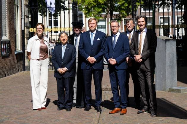 Leiden, The Netherlands, 2026-06-18 16:38:27 LEIDEN, 18-06-2026, Leiden University At the invitation of King Willem-Alexander and Queen Maxima, Emperor Naruhito of Japan is paying a state visit to the Netherlands. Emperor Naruhito is accompanied by Her Majesty Empress Masako. The state visit is a confirmation of the close and historic relationship between Japan and the Netherlands. The countries share 426 years of bilateral relations. PHOTO: NLBeeld Patrick van Emst In the photo: Emperor Naruhito and King Willem-Alexander visit Leiden University. In the Academy Building, they visit a temporary exhibition of objects from various Leiden Japan collections, the Sweat Room where graduates sign their names, and the Senate Chamber. Credit: NL  Copyright: xx x