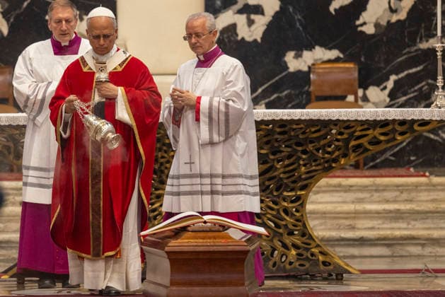 ITALY - POPE LEO XIV ATTENDS THE FUNERAL OF ITALIAN CARDINAL CAMILLO RUINI AT ST PETER S BASILICA IN THE VATICAN - 2026 6 18 Italy, Rome, Vatican, 2026 06 18 .Pope Leo XIV attends the funeral of Italian cardinal Camillo Ruini at St Peter s basilica in The Vatican EDITORIAL USE ONLY - NO BOOKS Copyright: xCLAUDIOxASQUINIx