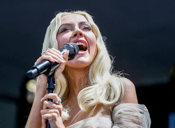 Christina Aguilera performs at the grand opening for the Obama Presidential Center in the center s John Lewis Plaza in Chicago, Illinois, on Thursday, June 18, 2026. The grounds open to the public on Juneteenth, June 19th.  CHI20260618851 TANNENxMAURY