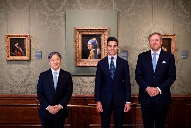 Dutch Royals receive Japan for state visit, day 2, Amsterdam, Netherlands 18 Jun 2026 The Japanese Emperor Naruhito, Prime Minister Rob Jetten and King Willem-Alexander at the painting The Girl with the Pearl Earring by Johannes Vermeer during a visit to the Mauritshuis in The Hague on the second day of the Japanese Emperor s three-day state visit to the Netherlands. Leiden The Netherlands  Copyright: xDPPA PVKx