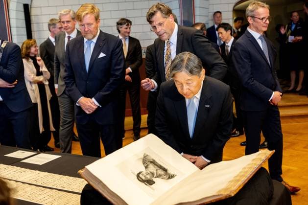 Dutch Royals receive Japan for state visit, day 2, Amsterdam, Netherlands 18 Jun 2026 King Willem-Alexander and Emperor Naruhito during a visit to Leiden University on the second day of the Japanese Emperor s three-day state visit to the Netherlands. Leiden The Netherlands  Copyright: xMischaxSchoemakerx