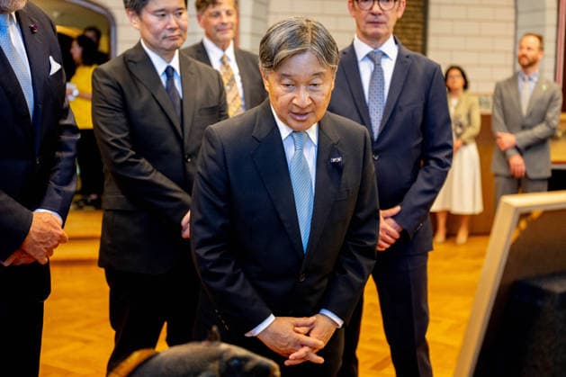 Dutch Royals receive Japan for state visit, day 2, Amsterdam, Netherlands 18 Jun 2026 Emperor Naruhito during a visit to Leiden University on the second day of the Japanese Emperor s three-day state visit to the Netherlands. Leiden The Netherlands  Copyright: xMischaxSchoemakerx