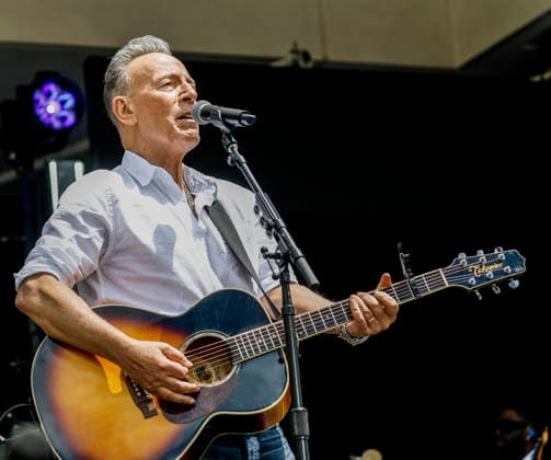 Bruce Springsteen performs at the grand opening for the Obama Presidential Center in the center s John Lewis Plaza in Chicago, Illinois, on Thursday, June 18, 2026. The grounds open to the public on Juneteenth, June 19th.  CHI20260618859 TANNENxMAURY