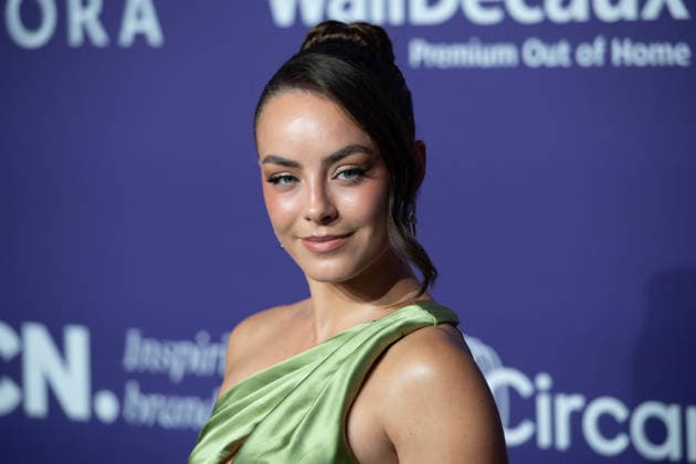 Lara RUNARSSON, Model, Influencerin, Portraet, Porträt, Portrait, Angeschnittenes Einzelbild, Einzelmotiv, Roter Teppich, Red Carpet Show, Purple Carpet, Ankunft, arrival, bei den DUFTSTARS 2026 - Deutscher Parfumpreis Verleihung des deutschen Parfumpreises DUFTSTARS durch die Fragrance Foundation am 18.06.2026, Rheinterrassen, Duesseldorf. *** Lara RUNARSSON, Model, Influencer, Portrait, Cropped Single Image, Single Subject, Red Carpet, Red Carpet Show, Purple Carpet, Arrival, at the DUFTSTARS 2026 German Perfume Awards Ceremony hosted by the Fragrance Foundation on June 18, 2026, Rheinterrassen, Düsseldorf,detected_source_language