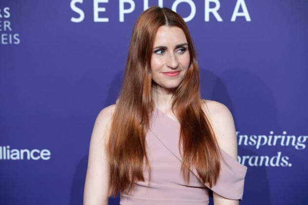Bella LESNIK, Moderatorin, Portraet, Porträt, Portrait, Angeschnittenes Einzelbild, Einzelmotiv, Roter Teppich, Red Carpet Show, Purple Carpet, Ankunft, arrival, bei den DUFTSTARS 2026 - Deutscher Parfumpreis Verleihung des deutschen Parfumpreises DUFTSTARS durch die Fragrance Foundation am 18.06.2026, Rheinterrassen, Duesseldorf. *** Bella LESNIK, Host, Portrait, Cropped Single Image, Single Subject, Red Carpet, Red Carpet Show, Purple Carpet, Arrival, at the DUFTSTARS 2026 German Perfume Awards Ceremony for the DUFTSTARS German Perfume Awards hosted by the Fragrance Foundation on June 18, 2026, Rheinterrassen, Düsseldorf,detected_source_language