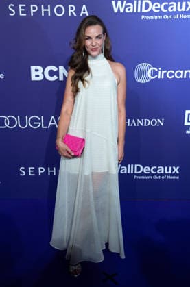 Annika LAU, Moderatorin, Roter Teppich, Red Carpet Show, Purple Carpet, Ankunft, arrival, bei den DUFTSTARS 2026 - Deutscher Parfumpreis Verleihung des deutschen Parfumpreises DUFTSTARS durch die Fragrance Foundation am 18.06.2026, Rheinterrassen, Duesseldorf. *** Annika LAU, Host, Red Carpet, Red Carpet Show, Purple Carpet, Arrival, at the DUFTSTARS 2026 German Perfume Awards Ceremony for the DUFTSTARS German Perfume Awards hosted by the Fragrance Foundation on June 18, 2026, at the Rheinterrassen, Düsseldorf,detected_source_language