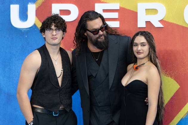 UK Sneak Peak Fan Event for SUPERGIRL in London - 18 Jun 2026 (L-R), Nakoa-Wolf Momoa, Jason Momoa and Lola Iolani Momoa attend the UK Sneak Peak Fan Event for SUPERGIRL at Cineworld. London United Kingdom Copyright: xPhilxLewisx xSOPAxImagesx NakoaMomoaJasonMomoaLolaMomoa-6824