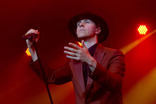 Paul Smith performs at the Isle of Wight festival in Newport, UK - 18 Jun 2026 Paul Smith, lead singer and songwriter with British rock band Maximo Park performing live on stage at Isle of Wight festival. Maxïmo Park are an English alternative rock band formed in 2000 in .The band currently consists of Paul Smith (lead vocals), Duncan Lloyd (guitar, bass, keyboards, backing vocals), and Tom English (drums) Newport United Kingdom Copyright: xDawnxFletcher-Parkx xSOPAxImagesx DSCF0019