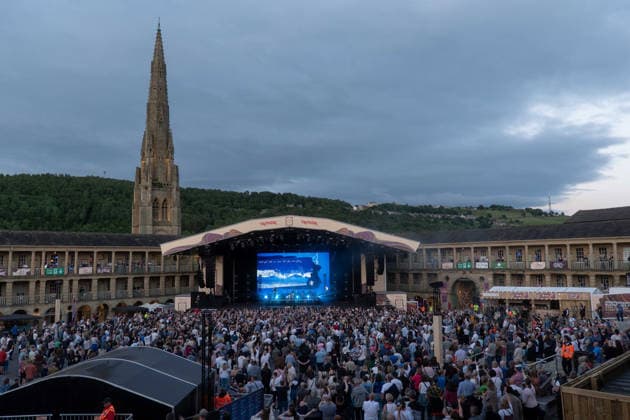 Amy MacDonald in concert Amy MacDonald in concert - Amy MacDonald, Credit:Stephen Keable Avalon UK, West Yorkshire, Halifax, The Piece Hall  Copyright: xStephenxKeablex xAvalonx 1111116652