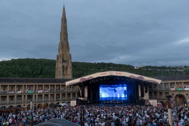 Amy MacDonald in concert Amy MacDonald in concert - Amy MacDonald, Credit:Stephen Keable Avalon UK, West Yorkshire, Halifax, The Piece Hall  Copyright: xStephenxKeablex xAvalonx 1111116686