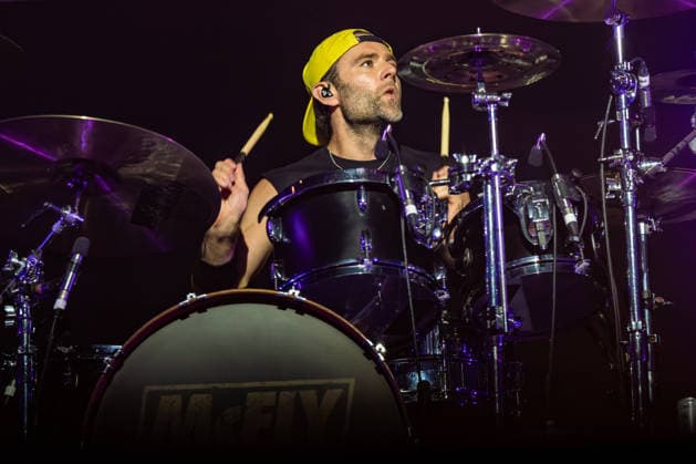 McFly play London s British Airways Arc, UK - 18 Jun 2026 Harry Judd seen performing live on stage with band McFly. McFly play London s newest entertainment venue British Airways Arc in Olympia. London United Kingdom Copyright: xBonniexBritainx xSOPAxImagesx FLY07199