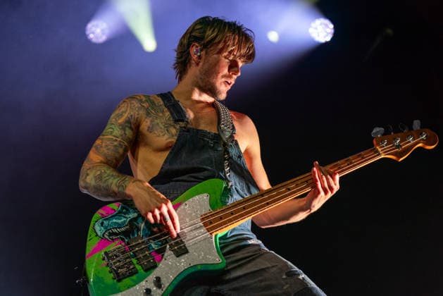 McFly play London s British Airways Arc, UK - 18 Jun 2026 Dougie Poynter seen performing live on stage with band McFly. McFly play London s newest entertainment venue British Airways Arc in Olympia. London United Kingdom Copyright: xBonniexBritainx xSOPAxImagesx FLY08019