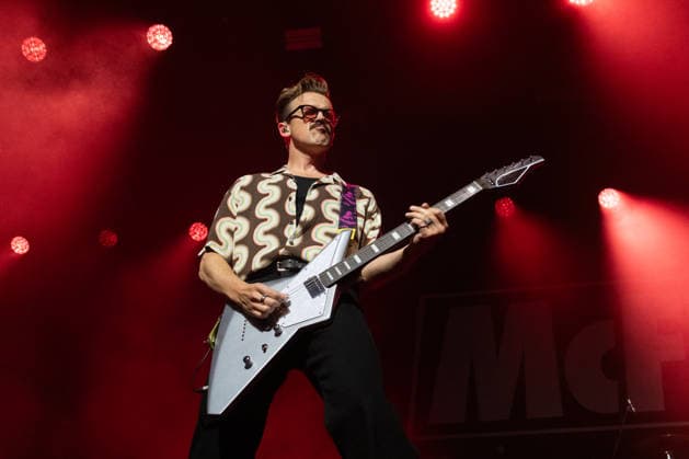 McFly play London s British Airways Arc, UK - 18 Jun 2026 Tom Fletcher seen performing live on stage with band McFly. McFly play London s newest entertainment venue British Airways Arc in Olympia. London United Kingdom Copyright: xBonniexBritainx xSOPAxImagesx FLZ05694