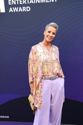 Sonja Zietlow attends the German Entertainment Award ceremony on June 18, 2026, in Cologne, Germany Deutscher Entertainment Award in Cologne, Germany *** Sonja Zietlow attends the German Entertainment Award ceremony on June 18, 2026, in Cologne, Germany German Entertainment Award in Cologne, Germany,detected_source_language