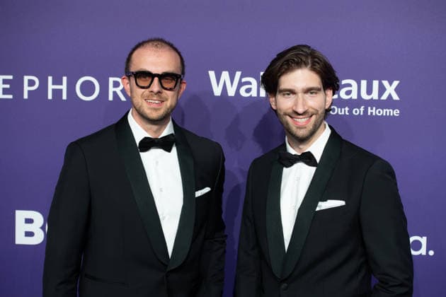v.l. Philipp HEHMANN, Influencer, Philip DEML, Influencer Roter Teppich, Red Carpet Show, Purple Carpet, Ankunft, arrival, bei den DUFTSTARS 2026 - Deutscher Parfumpreis Verleihung des deutschen Parfumpreises DUFTSTARS durch die Fragrance Foundation am 18.06.2026, Rheinterrassen, Duesseldorf. *** v l Philipp HEHMANN, influencer; Philip DEML, red carpet influencer; Red Carpet Show, Purple Carpet, Arrival, at the DUFTSTARS 2026 German Perfume Awards Ceremony for the DUFTSTARS German Perfume Awards hosted by the Fragrance Foundation on June 18, 2026, at the Rheinterrassen in Düsseldorf,detected_source_language